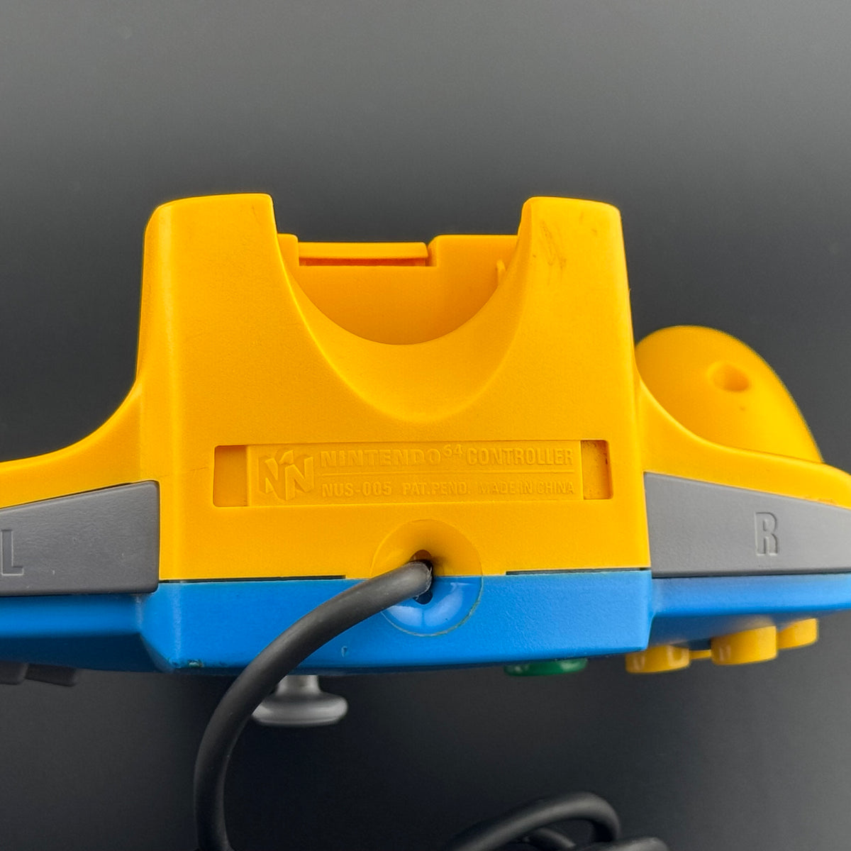DAMAGED Nintendo 64 Pikachu Blue & Yellow Controller [NUS-005]