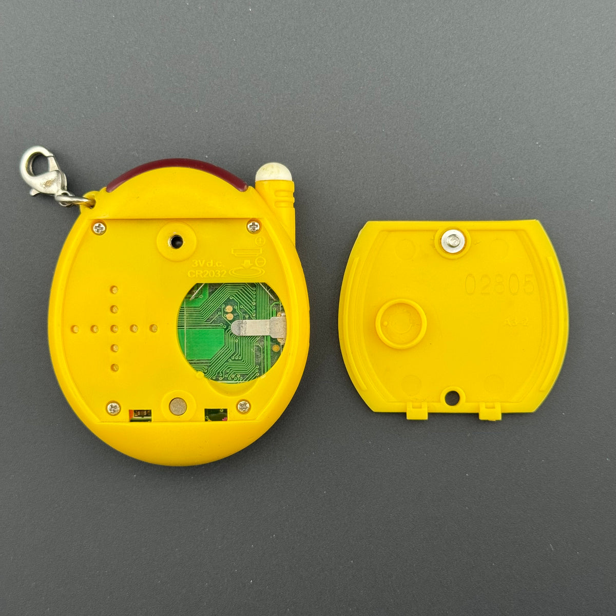 Bandai Tamagotchi Plus Akai K-Tama Caramel TMGC Sweets [2005]
