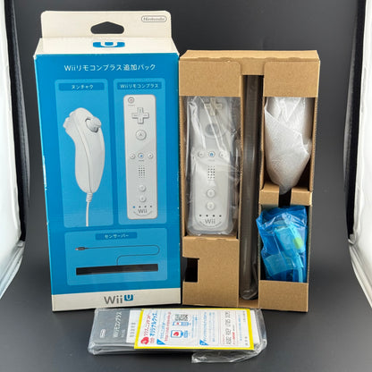 Nintendo Wii U White Remote Plus Additional Pack + Sensor Bar & Nunchuk CIB