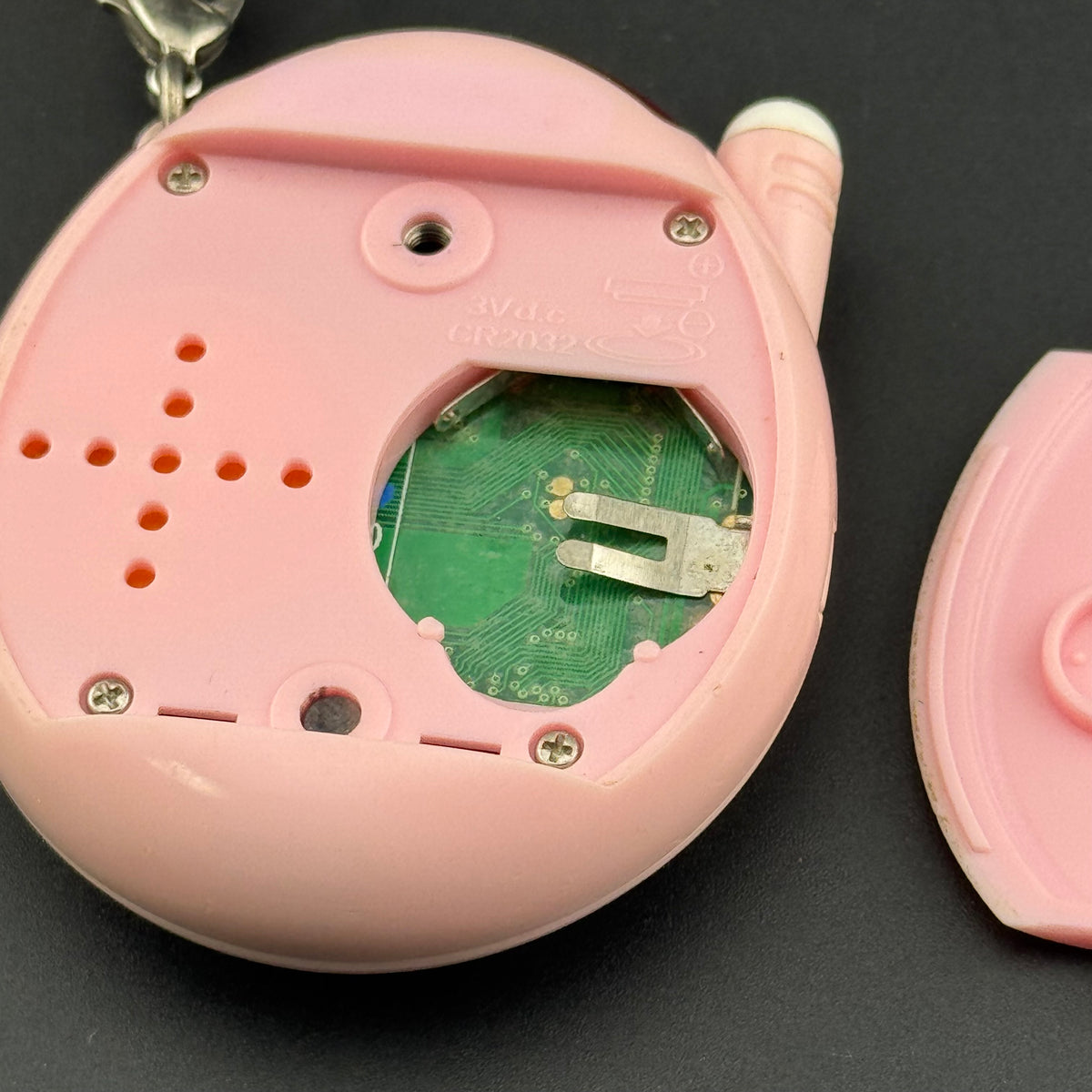 Bandai Tamagotchi Plus K-Tama Pink Hearts [2005]