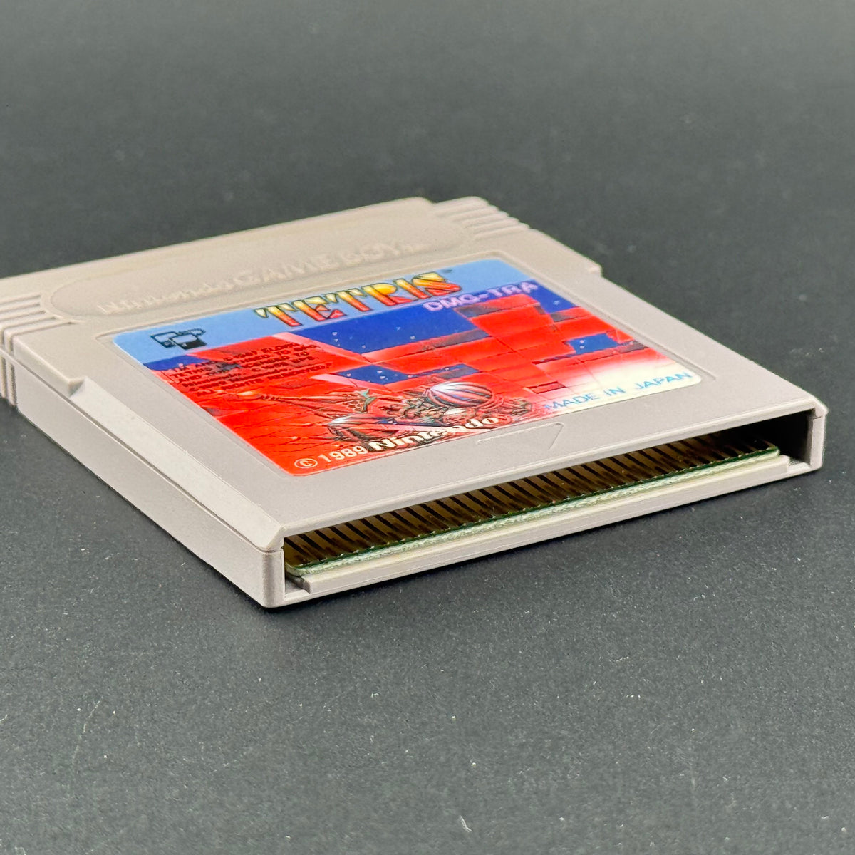 Nintendo Game Boy Tetris cartridge contacts and side profile